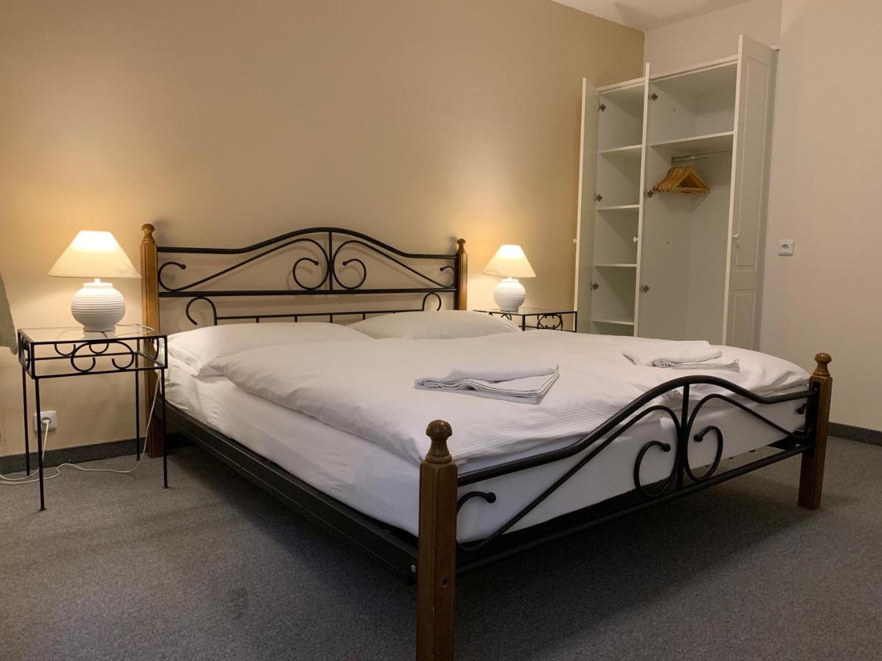 Apartma La Provence 玛丽亚温泉 外观 照片